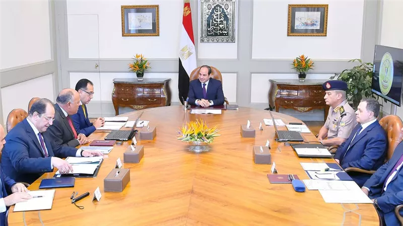 الباز عن اجتماع السيسي بالمسئولين عن الأجهزة الرقابية: نعيش في حالة الاستقرار ونناقش الحالة الاقتصادية