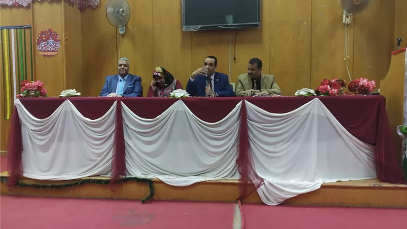 انطلاق فعاليات الأمسية الشعرية الأولى 