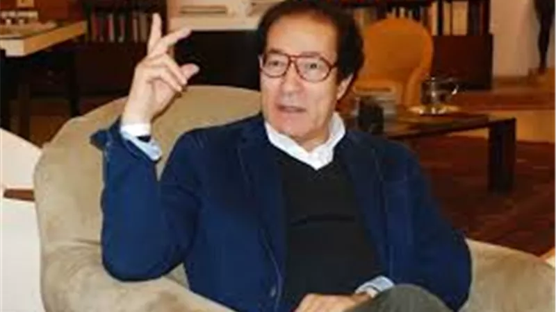 تعرض لاستقبال سيئ .. فاروق حسنى يتحدث عن تعيينه كأصغر مدير قصر ثقافة الأنفوشي(فيديو) 