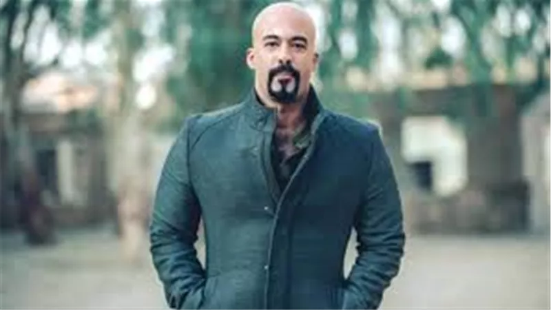 ابن عمة الفنان هيثم زكي يكشف عن تفاصيل علاقة الراحل بأسرته (فيديو)