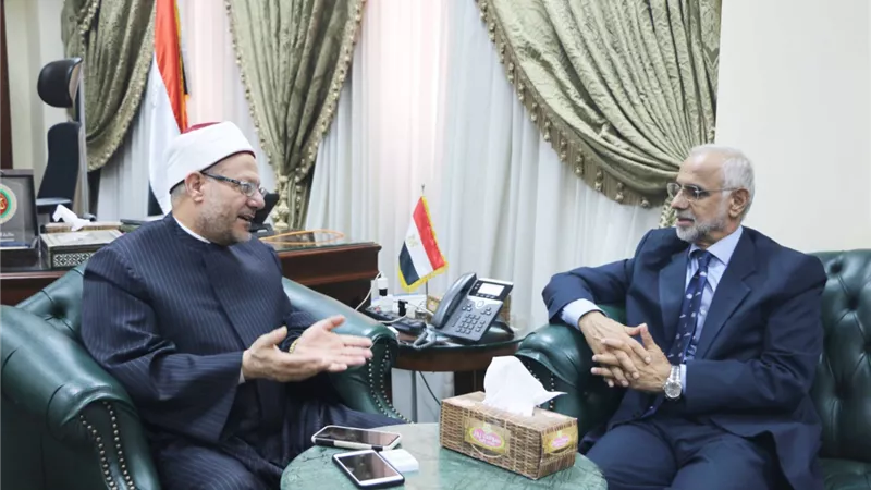 مفتي الجمهورية يستقبل سفير سلطنة عمان بالقاهرة لتوديعه قبيل مغادرته لتسلم مهام منصبه الجديد