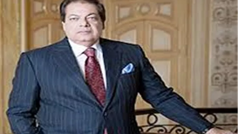 تحت رعاية محمد أبو العينين .. الآثار تعلن اكتشاف 75 تمثالا و25 صندوقا خشبيا ملونا في سقارة (فيديو)