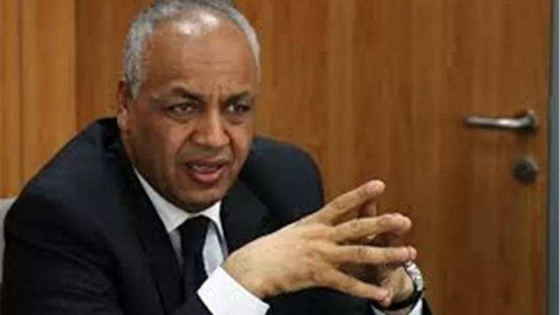 مصطفى بكرى يتساءل على الهواء : هل كل من يدافع عن الدولة منافق ومطبلاتي؟ (فيديو)