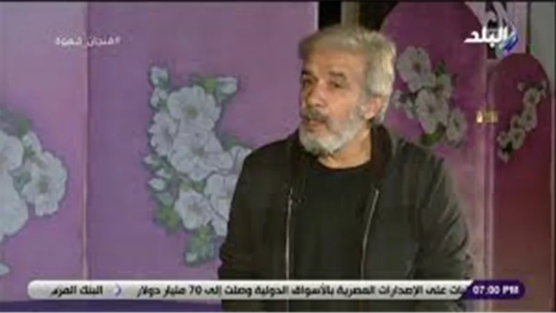 الفنان مفيد عاشور : التحقت بمعهد الفنوان المسرحية بعد التخرج من كلية الهندسة (فيديو) 