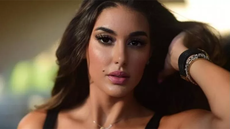 بإطلالة مميزة..ياسمين صبري تستعرض رشاقتها بصورة جديدة