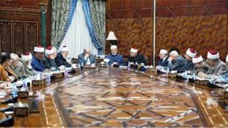 هيئة كبار علماء الأزهر: أى تدخل خارجى على الأراضى الليبية يعد فساد فى الأرض 