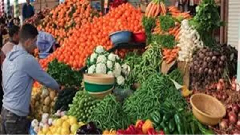 أسعار الخضار والفاكهة بسوق العبور اليوم الجمعة 10 يناير 2020