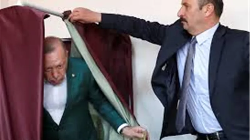 محمد الخولي: أردوغان يواجه أزمات داخلية خطيرة ويحاول إنقاذ نفسه | فيديو 