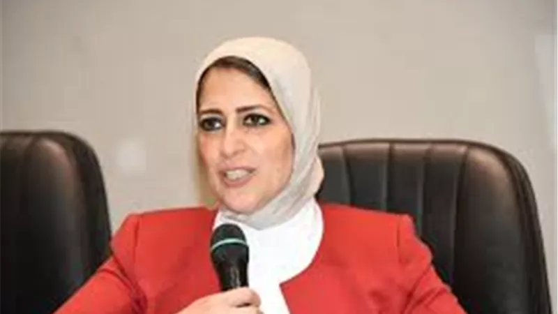 مصطفى بكرى يكشف تفاصيل استجواب 80 نائب لوزيرة الصحة | فيديو 