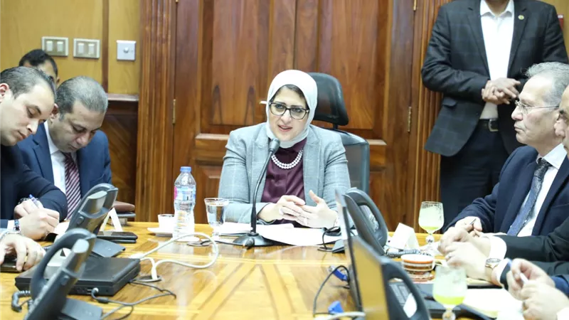 وزيرة الصحة : غرفة أزمات على مدار 24 ساعة لمتابعة استقبال المصريين القادمين من الصين | صور