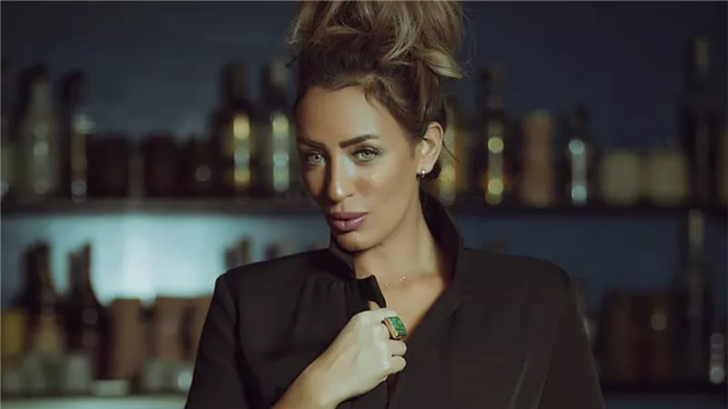 نهى عادل :  لم أتعاقد على فيلم مع أحمد عز .. وانتظر عرض أشباح أوروبا