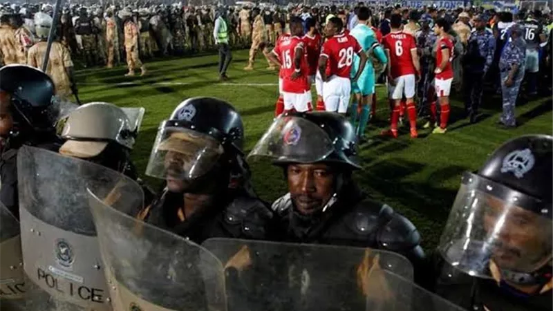 هاني حتحوت يتحدث عن أزمة مباراة الأهلي والهلال السوداني | فيديو