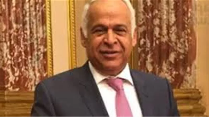 فرج عامر عن قرار السيسي بدعم المصانع المتعثرة: ربنا يباركله. .يقود ثورة صناعية | فيديو