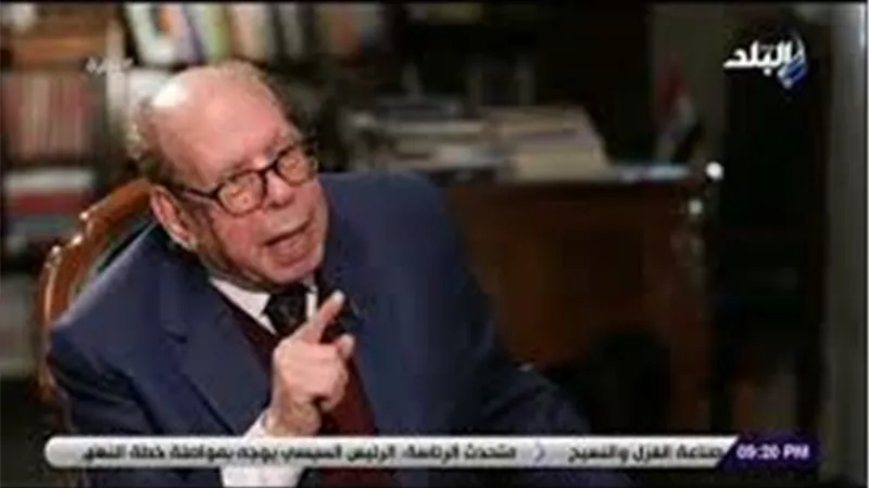 صلاح فضل: أناشد مختار جمعة و تواضروس بإنشاء مكتبة فى كل مسجد وكنيسة | فيديو
