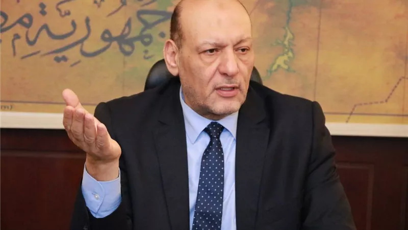 أبو العطا عن معرض 