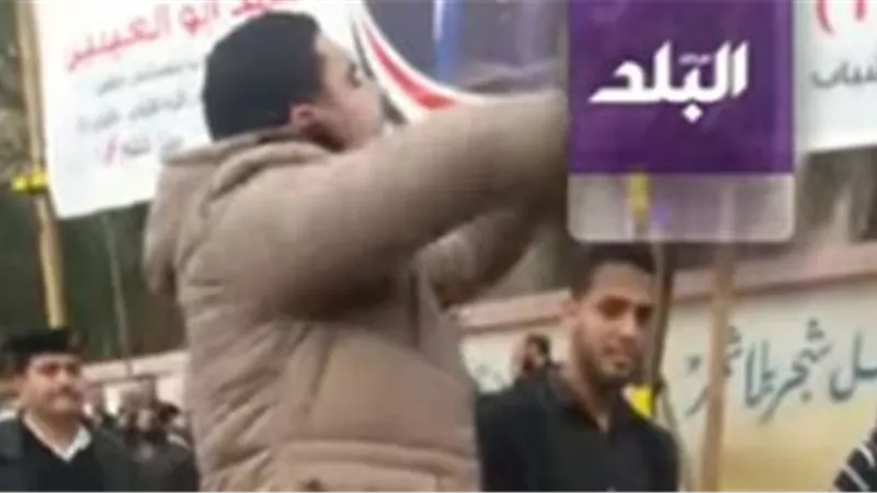 التفاصيل الكاملة لاعتداء أتباع «هشام بدوى» على الصحفيين أمام لجان انتخابات النواب بالجيزة | فيديو