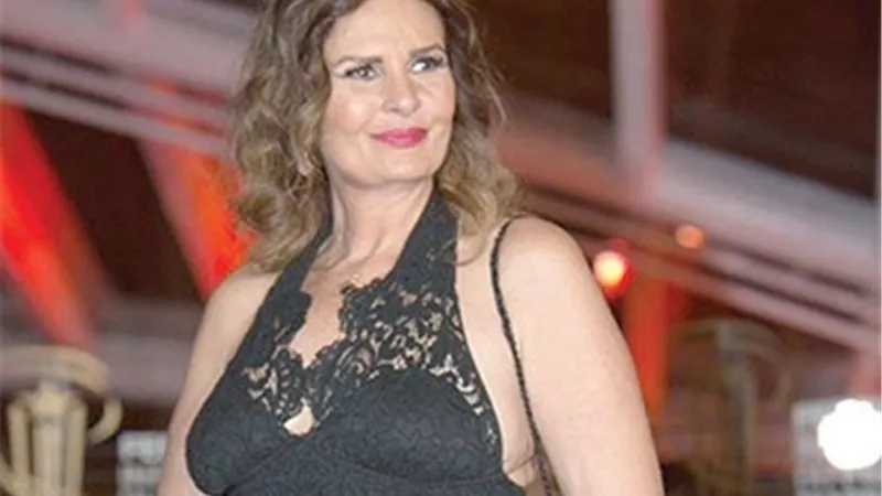يسرا لـ