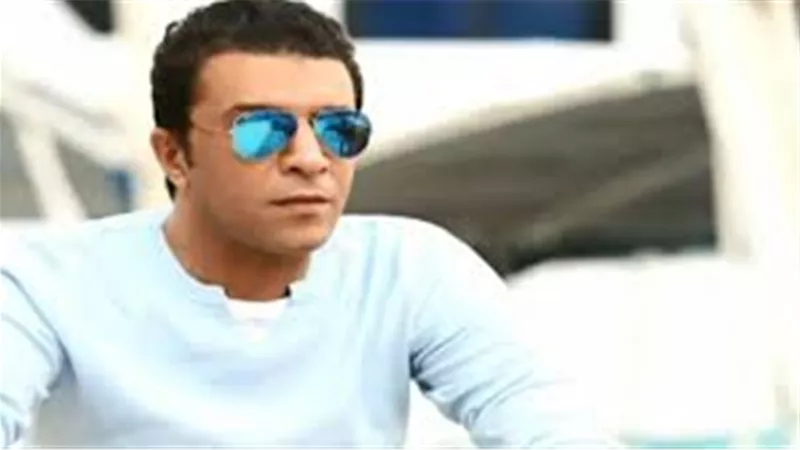 مصطفى كامل: عرفت أغنية بنت الجيران من زوجتي وأولادي | فيديو 