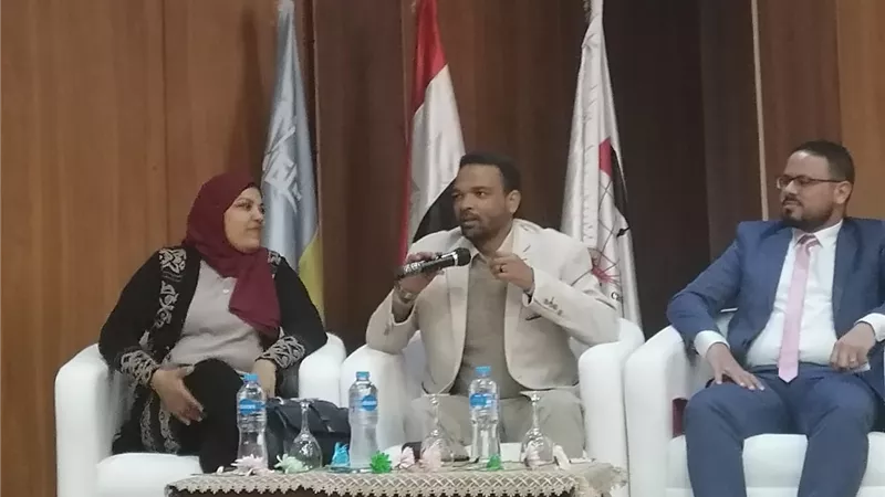 نائب رئيس تحرير فيتو : الأخبار الكاذبة والمضللة تملأ سماء الانترنت وعلى الدولة اتاحة المعلومات الصحيحة | صور