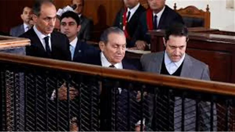 كيف ولماذا تعاملت مصر الرسمية مع وفاة الرئيس الأسبق محمد حسني مبارك؟