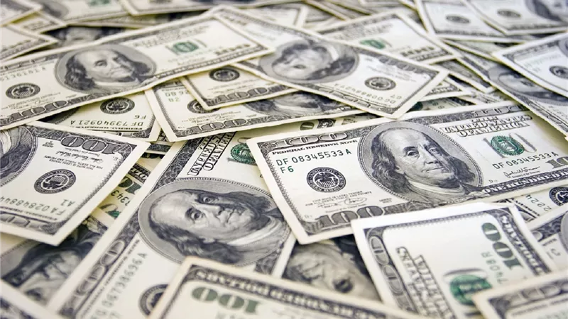 بعد ارتفاعه الكبير أمس.. تعرف على سعر الدولار اليوم