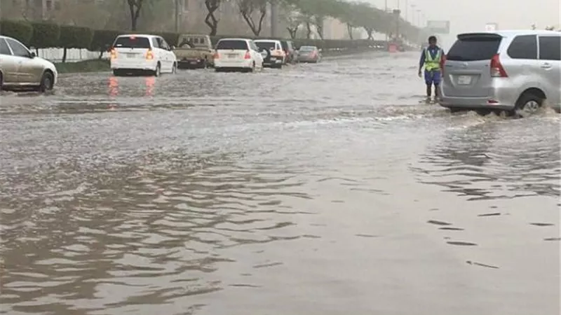 القابضه للمياه : الأمطار التي شهدتها مصر أعلى من قدرة شبكات الصرف | فيديو 