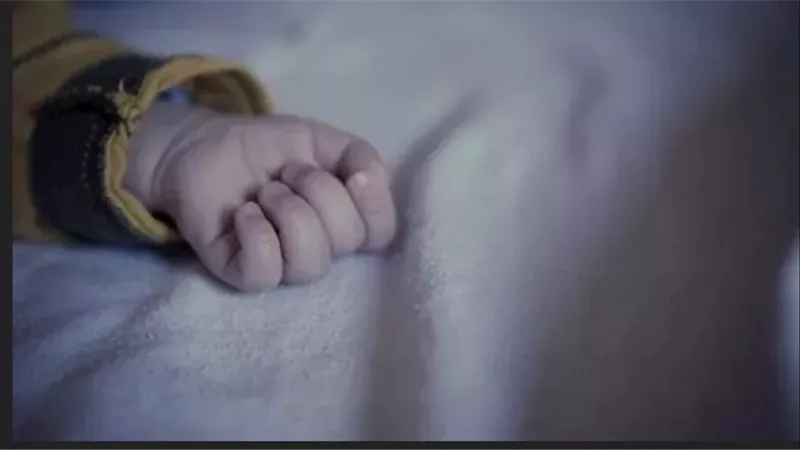 لغز جثة شبرا الخيمة.. طفلة حديثة الولادة في مدخل عقار تثير الذعر