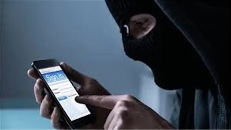 بعد تحذيرات جوجل وآبل.. 6 نصائح لحماية هاتفك من الاختراق