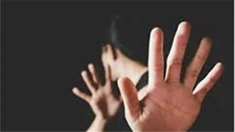  فضيحة مصعد مترو الأنفاق.. التحريات: مسئول الأمن لامس أجساد طالبتين 