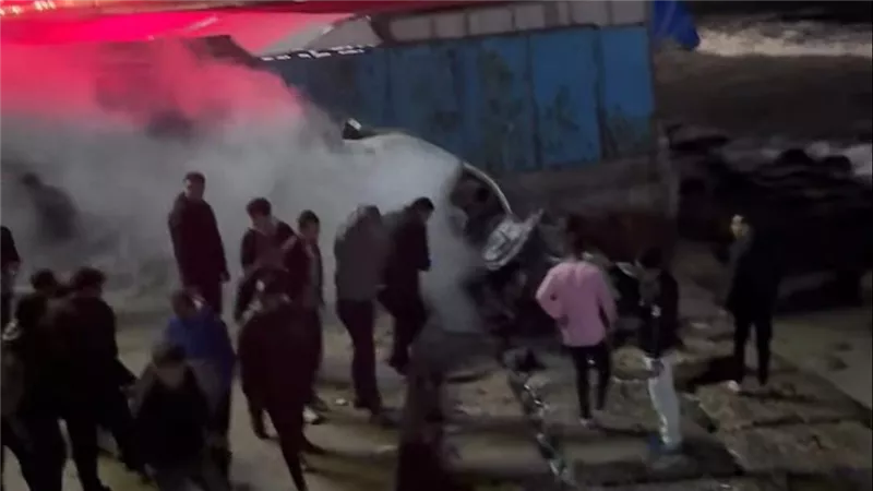 اللي مات كان قاعد على البحر.. تفاصيل صادمة عن حادث كورنيش الإسكندرية