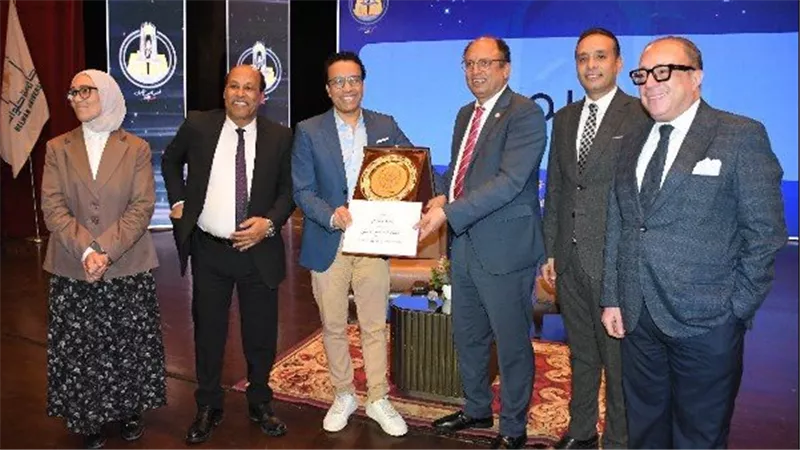  أثارت ضجّة.. القصة الكاملة لشائعة فصل أستاذ وتعيين الفنان سامح حسين بجامعة حلوان 