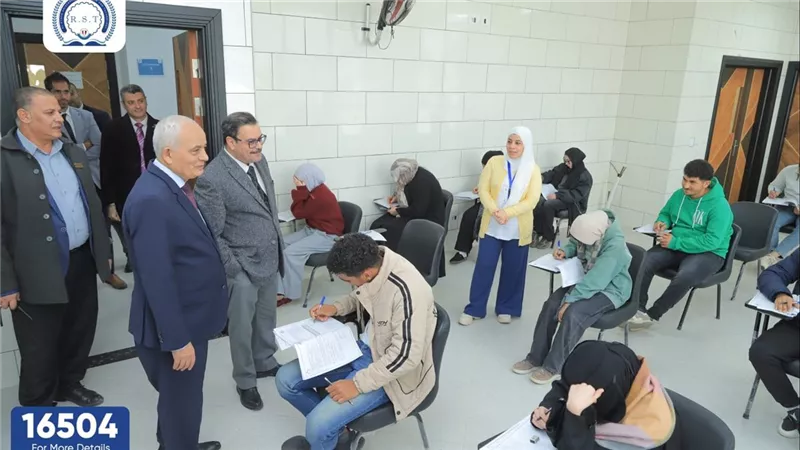 رئيس جامعة الريادة يتفقد لجان الامتحانات في كلية إدارة الاعمال