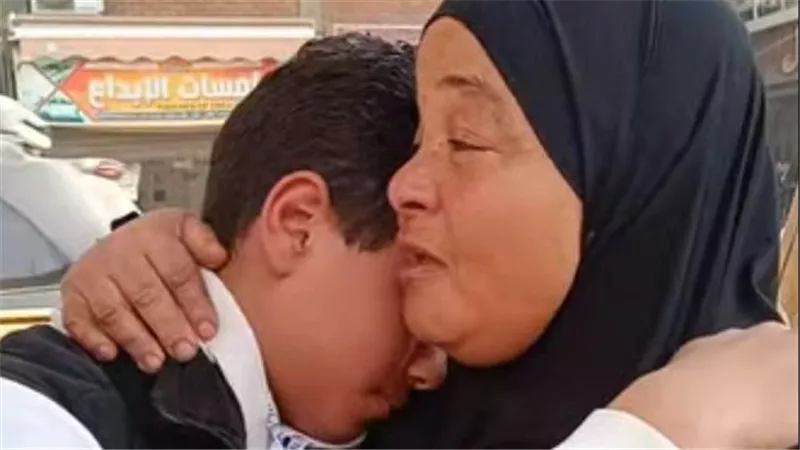 صوروه وفضحوه.. والدة سائق المنوفية: ننتظر القصاص العادل من المتهمين 