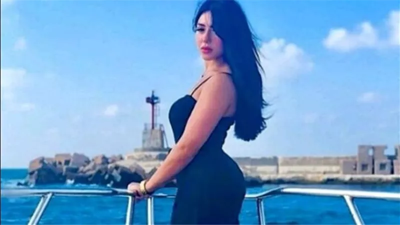 فستان جريء.. سارة سلامة تخطف الأنظار في أحدث ظهور | شاهد 