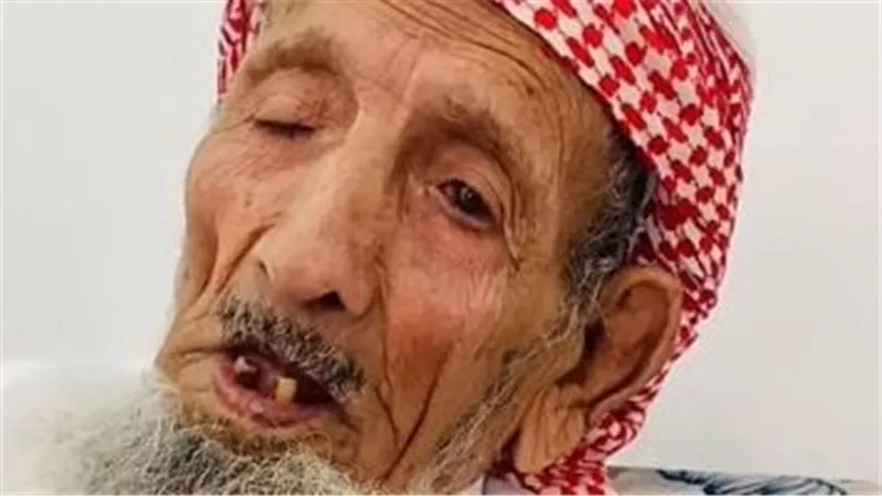 تزوج بعمر 110 وذريته 134 شخصًا.. حكاية أكبر معمر سعودي بعد وفاته عن 142 عامًا | فيديو