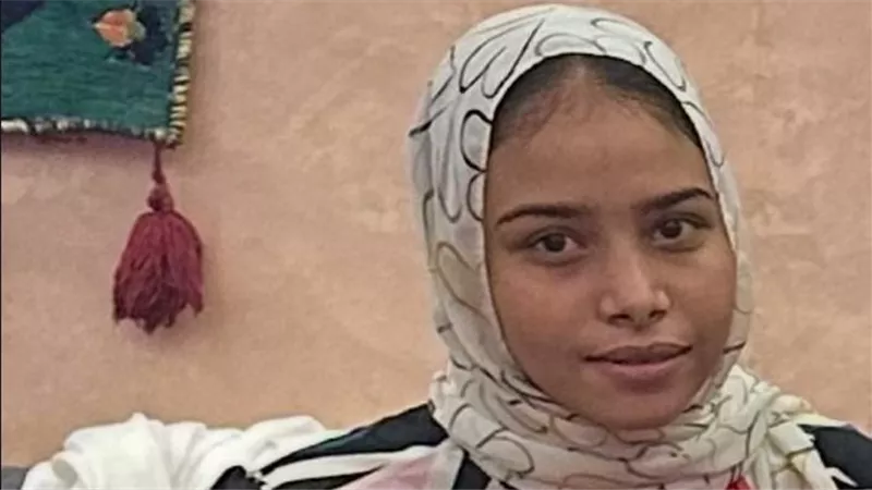 أب بلا قلب.. التفاصيل الكاملة لحبس فتاة قنا سنة ومنع الطعام عنها حتى الموت