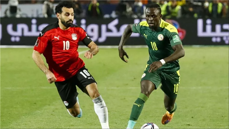 في الجيب.. منتخب السنغال يثير الجدل قبل مواجهة مصر | فيديو