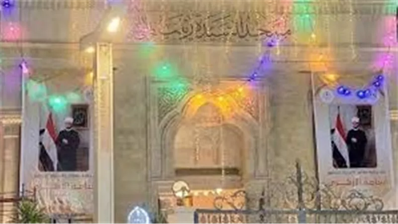بعد إثارتها للجدل.. تفاصيل إزالة صورة وزير الأوقاف المعلقة على مسجد السيدة زينب