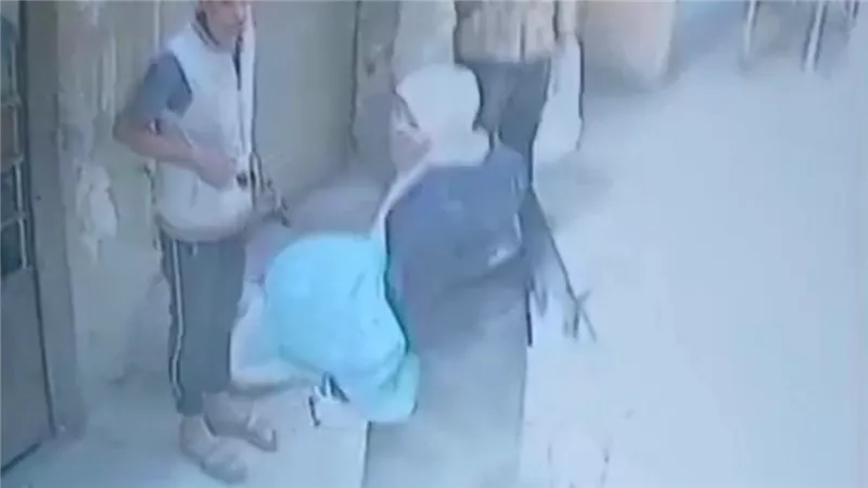  أثناء رؤيته لابنه.. تفاصيل الاعتداء على شاب من أقارب زوجته في دار السلام