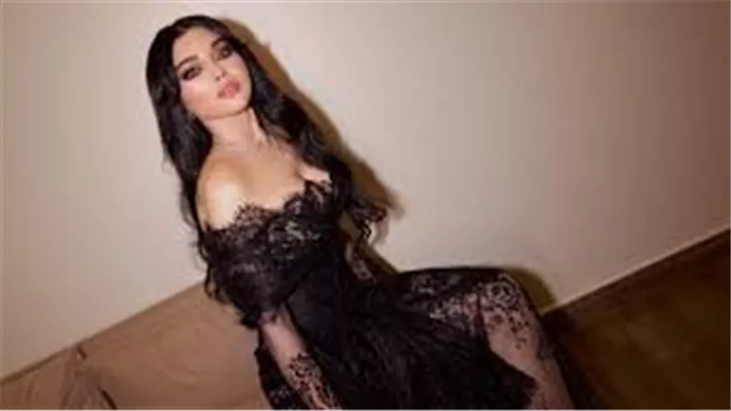  بالشبيكة الجرىء.. هيفاء وهبي تثير ضجة بهذه الإطلالة | شاهد 