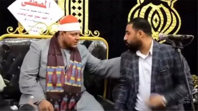 انت اتهبلت ولا إيه؟.. مشادة داخل سرادق عزاء تثير الجدل | فيديو