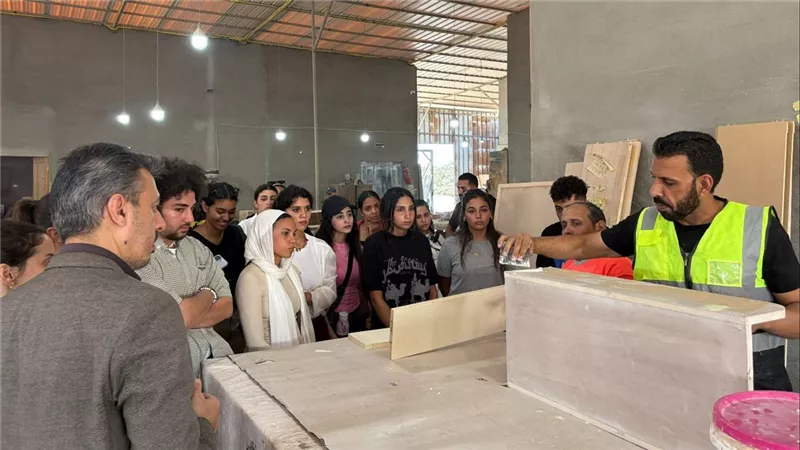 طلاب جامعة مصر للمعلوماتية يزورون مدينة دمياط وأكبر معرض اثاث بالشرق الأوسط (صور)