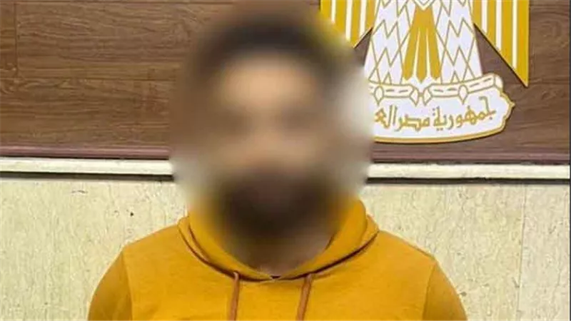 تفاصيل القبض على المتهم بالتحـ.ـرش بفتاة داخل سيارة أجرة بالقاهرة 