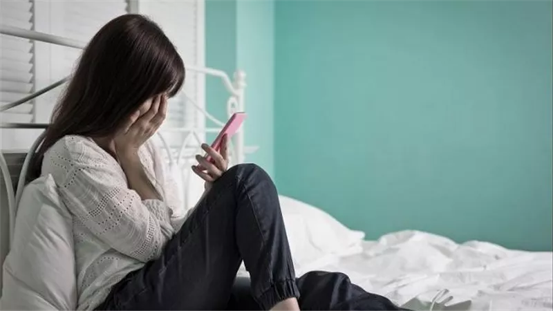  30 ألف جنيه أو أفضحك.. تفاصيل حبس المتهم بابتزاز صديقته بصور خاصة في الجيزة 