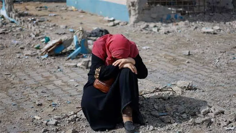 وجعٌ يفوق القصف: عندما يصبح الرغيف ثمنًا للكرامة في غزة