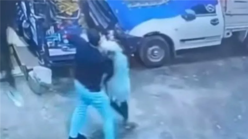 تفاصيل ضبط شاب اعتدى على زوجة شقيقه وسحلها في الشارع بالخصوص 