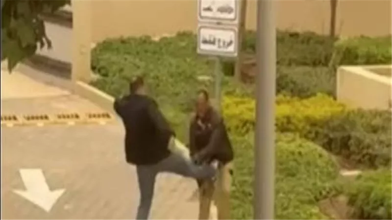  قرار عاجل من النيابة العامة ضد المتهم بالتعدي على فرد أمن بكمبوند شهير
