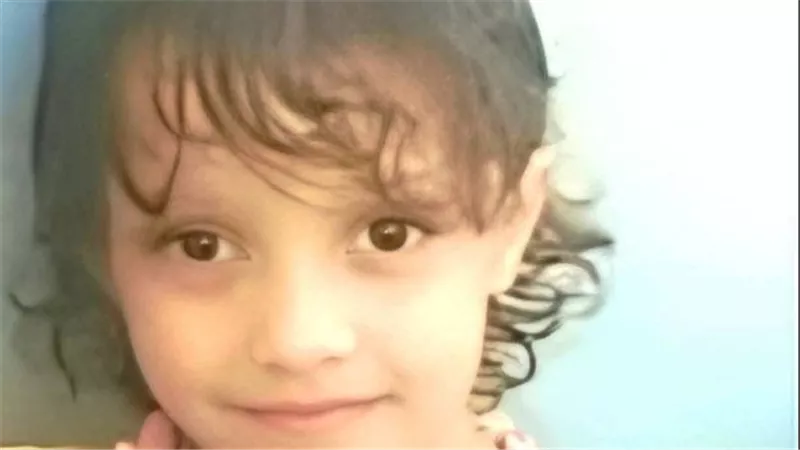  تفاصيل صادمة يرويها والدا الطفلة قمر ضحية جارها بالمنيب 