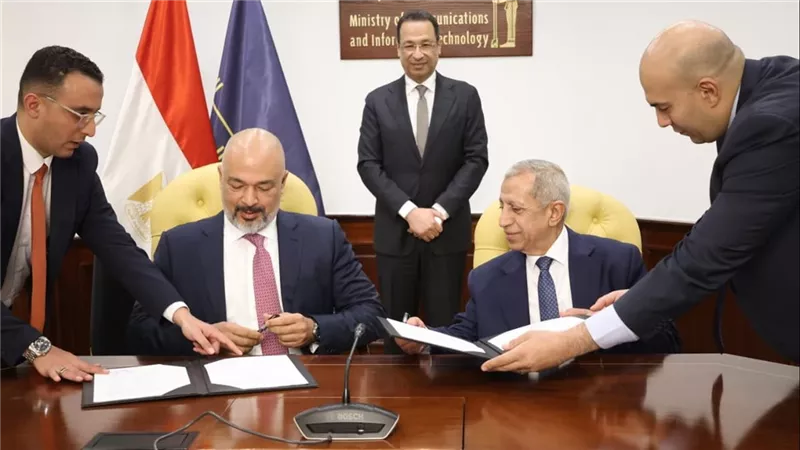شراكة استراتيجية بين الأكاديمية العربية للعلوم والتكنولوجيا وإي آند مصر لإنشاء مختبرات متطورة للاتصالات السلكية واللاسلكية