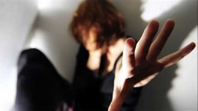 أمي عيانة.. تفاصيل مثيرة في استدراج ممرضة والتحرش بها 